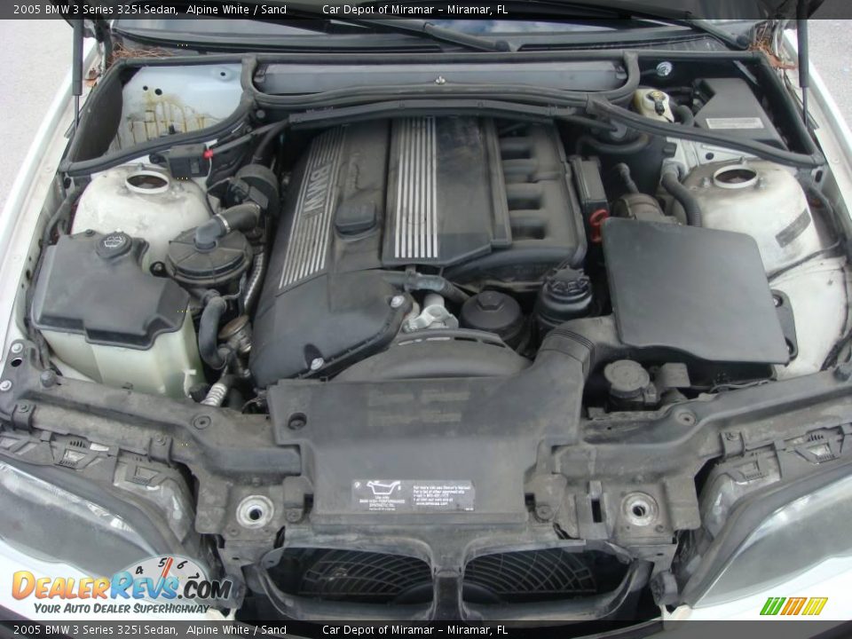2005 BMW 3 Series 325i Sedan Alpine White / Sand Photo #17