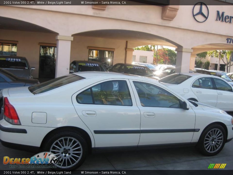 2001 Volvo S60 2.4T White / Beige/Light Sand Photo #2