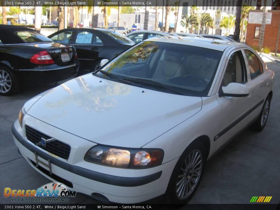 2001 Volvo S60 2.4T White / Beige/Light Sand Photo #7