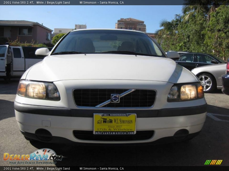 2001 Volvo S60 2.4T White / Beige/Light Sand Photo #8