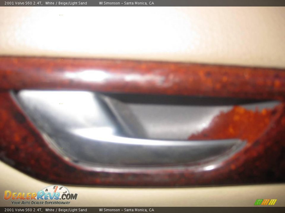 2001 Volvo S60 2.4T White / Beige/Light Sand Photo #9