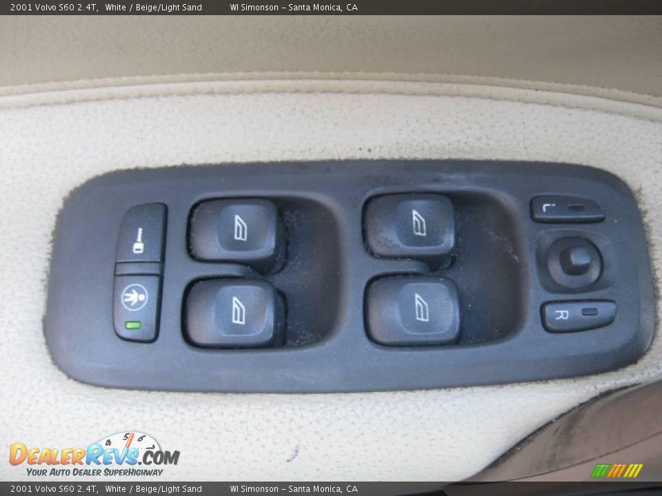 2001 Volvo S60 2.4T White / Beige/Light Sand Photo #10