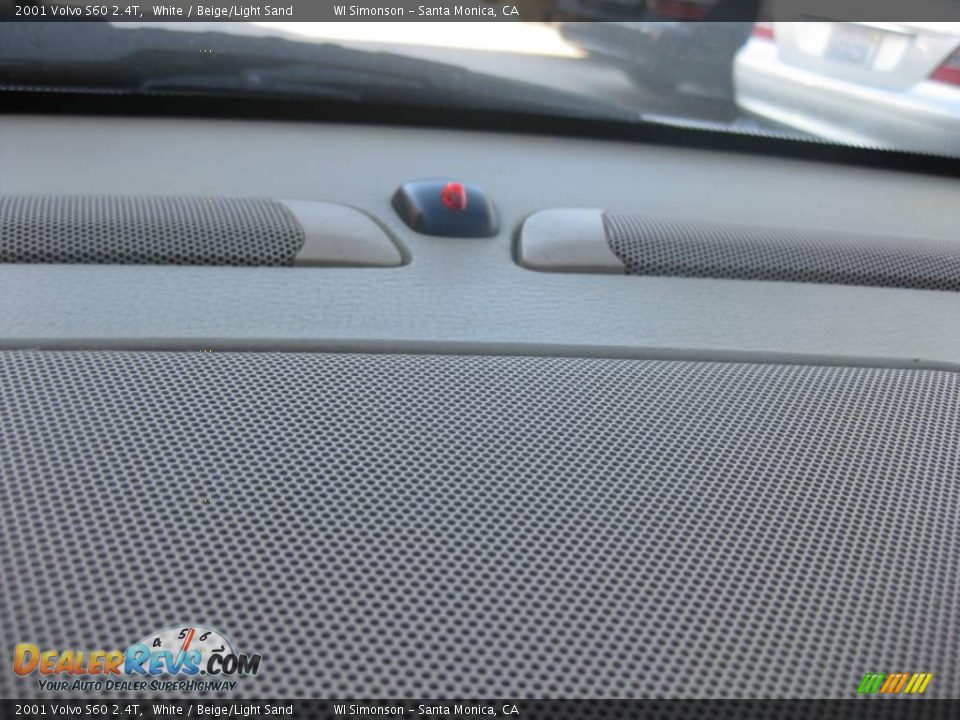 2001 Volvo S60 2.4T White / Beige/Light Sand Photo #15
