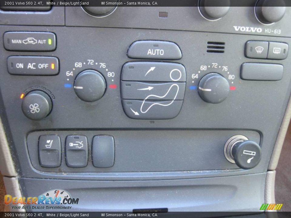 2001 Volvo S60 2.4T White / Beige/Light Sand Photo #16