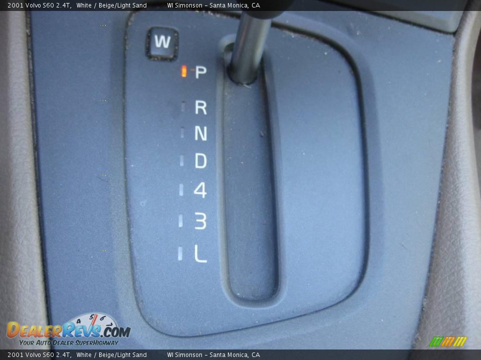 2001 Volvo S60 2.4T White / Beige/Light Sand Photo #17