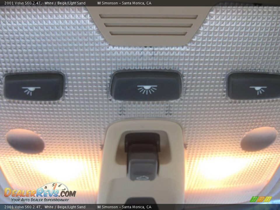 2001 Volvo S60 2.4T White / Beige/Light Sand Photo #19