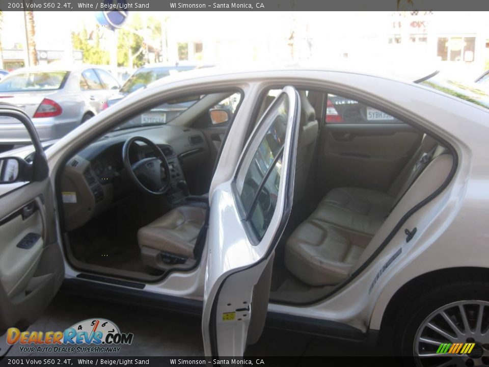 2001 Volvo S60 2.4T White / Beige/Light Sand Photo #23