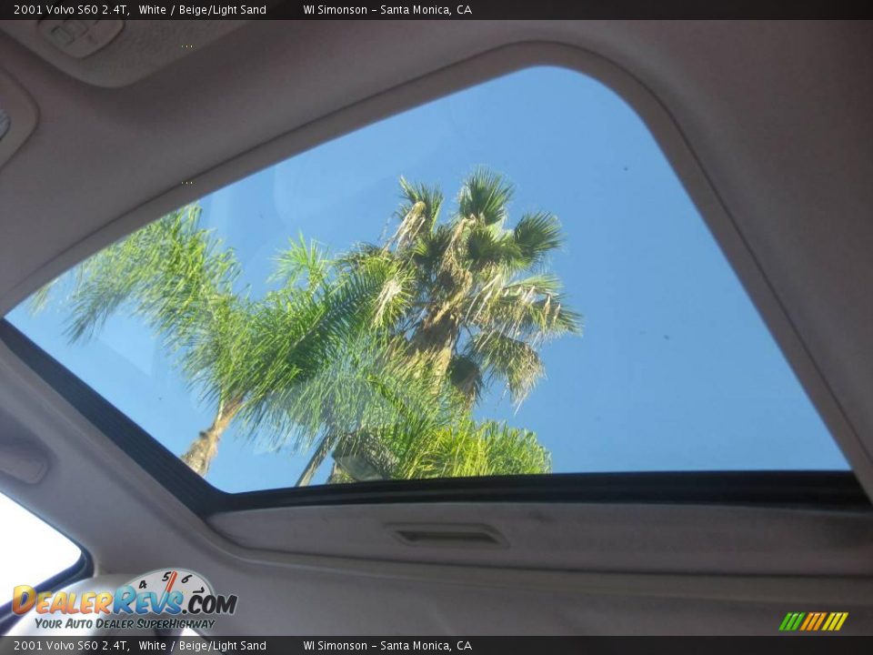2001 Volvo S60 2.4T White / Beige/Light Sand Photo #24