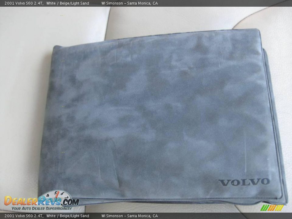 2001 Volvo S60 2.4T White / Beige/Light Sand Photo #26