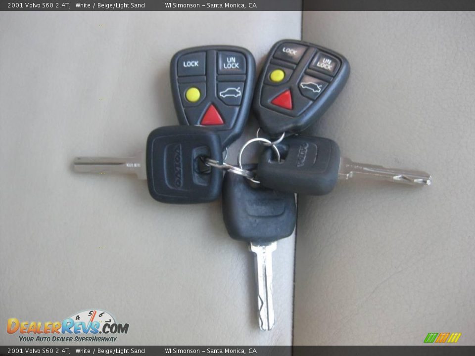 2001 Volvo S60 2.4T White / Beige/Light Sand Photo #27