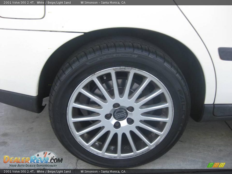 2001 Volvo S60 2.4T White / Beige/Light Sand Photo #29