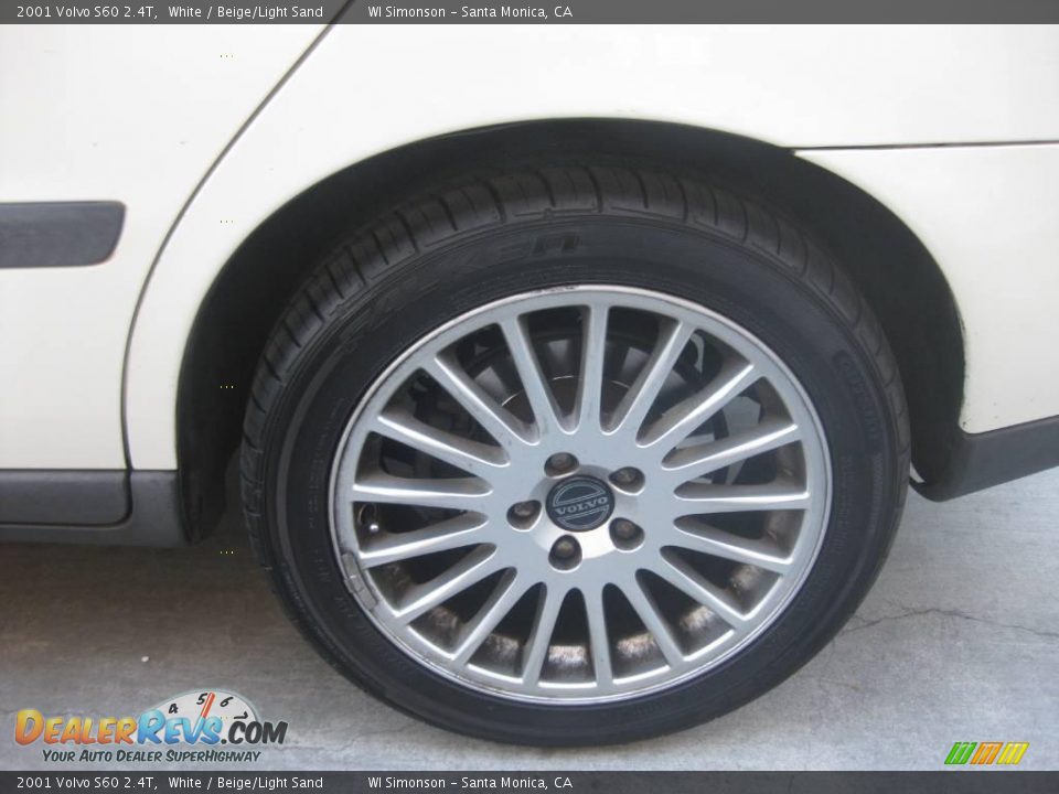 2001 Volvo S60 2.4T White / Beige/Light Sand Photo #31
