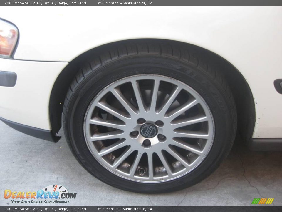 2001 Volvo S60 2.4T White / Beige/Light Sand Photo #32