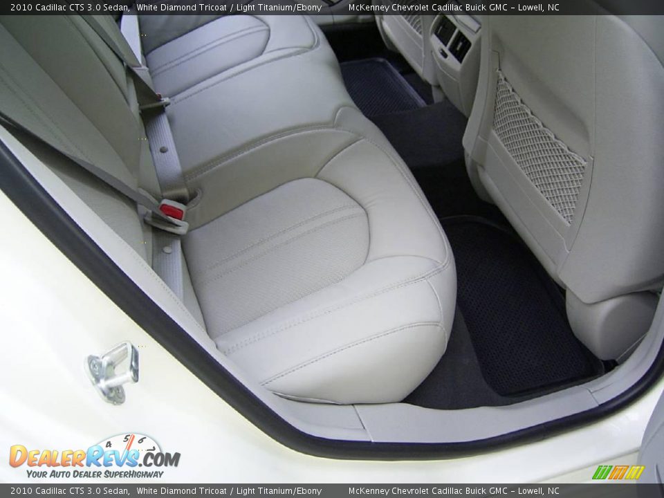 2010 Cadillac CTS 3.0 Sedan White Diamond Tricoat / Light Titanium/Ebony Photo #13