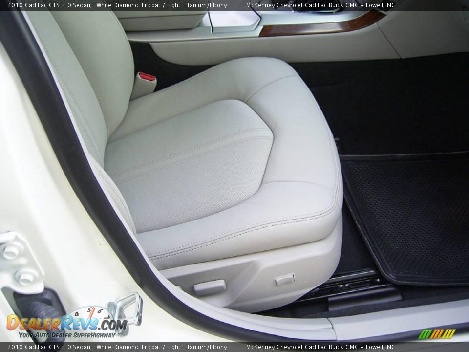 2010 Cadillac CTS 3.0 Sedan White Diamond Tricoat / Light Titanium/Ebony Photo #14