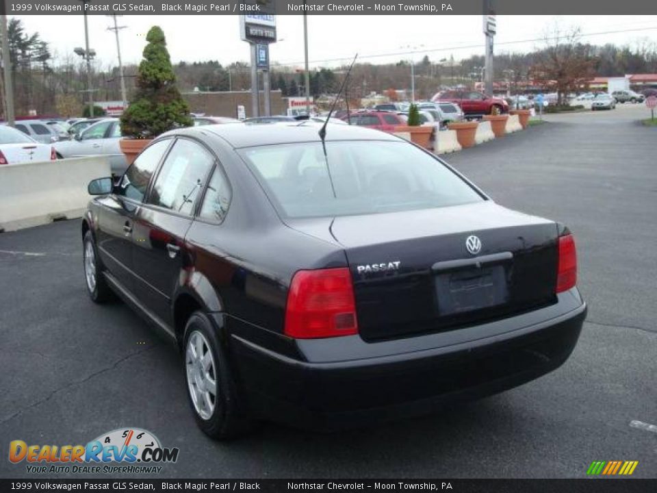 1999 Volkswagen Passat GLS Sedan Black Magic Pearl / Black Photo #5