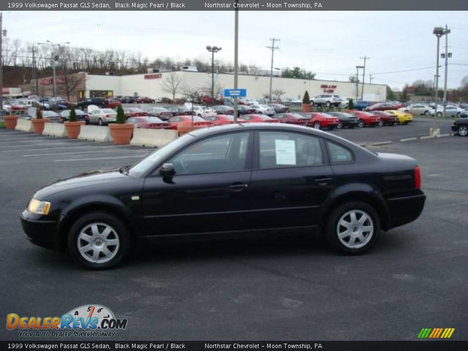 1999 Volkswagen Passat GLS Sedan Black Magic Pearl / Black Photo #6