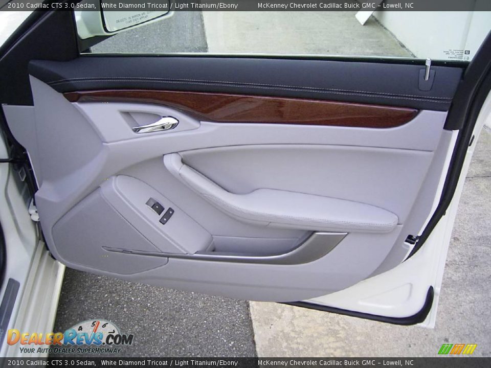 2010 Cadillac CTS 3.0 Sedan White Diamond Tricoat / Light Titanium/Ebony Photo #16