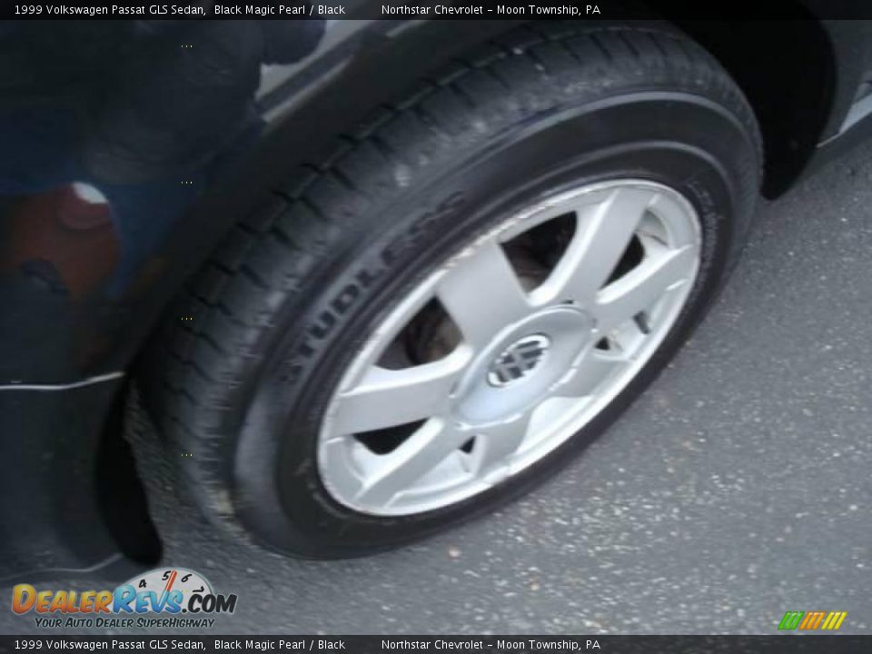 1999 Volkswagen Passat GLS Sedan Black Magic Pearl / Black Photo #9