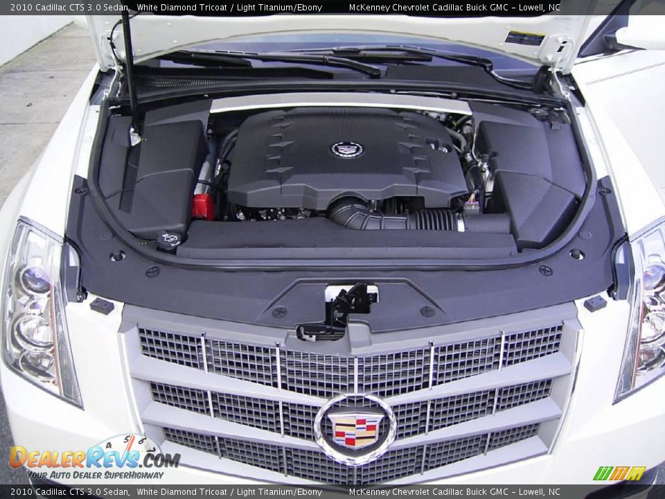 2010 Cadillac CTS 3.0 Sedan White Diamond Tricoat / Light Titanium/Ebony Photo #19
