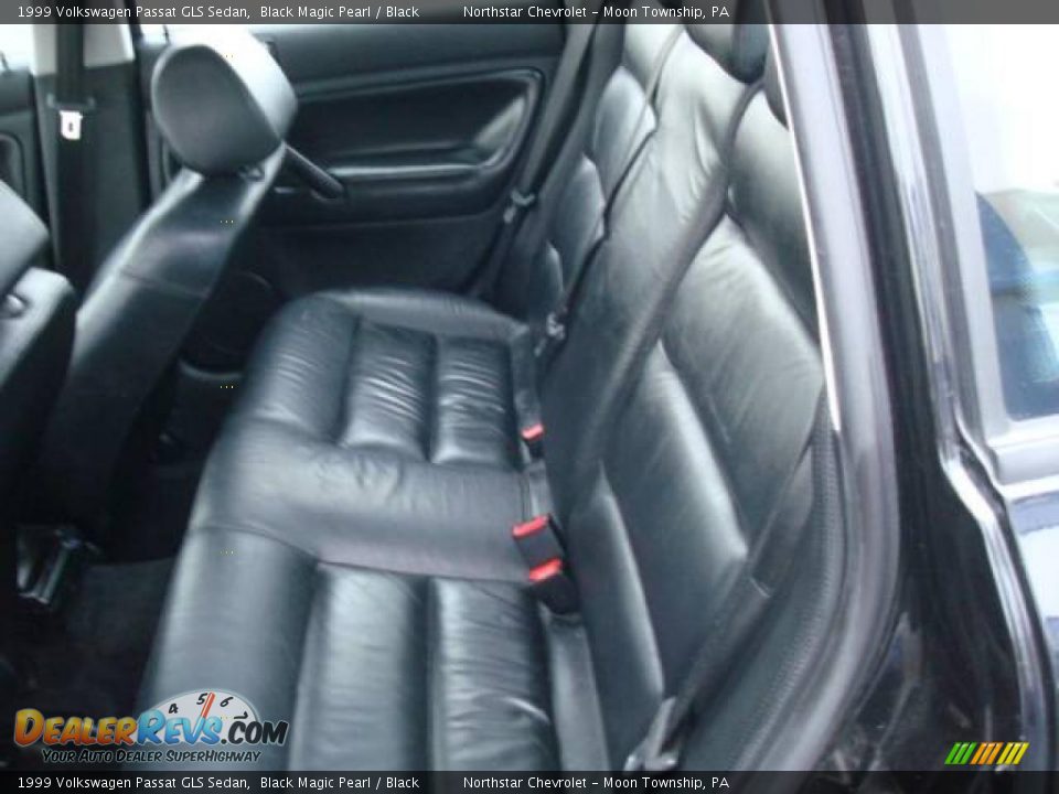 1999 Volkswagen Passat GLS Sedan Black Magic Pearl / Black Photo #11