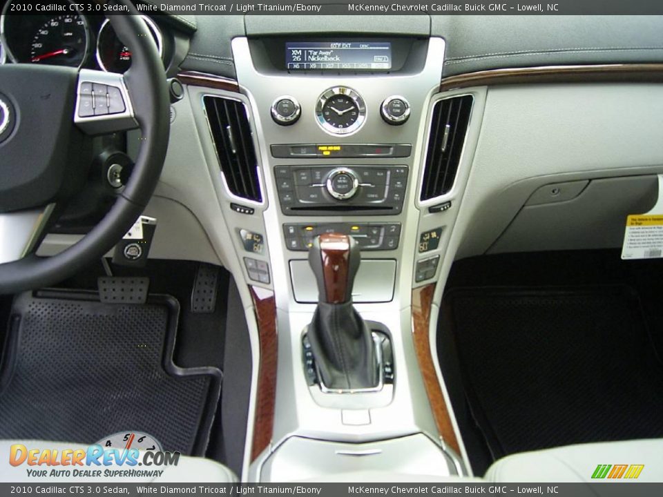 2010 Cadillac CTS 3.0 Sedan White Diamond Tricoat / Light Titanium/Ebony Photo #22