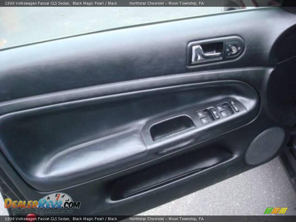 1999 Volkswagen Passat GLS Sedan Black Magic Pearl / Black Photo #14