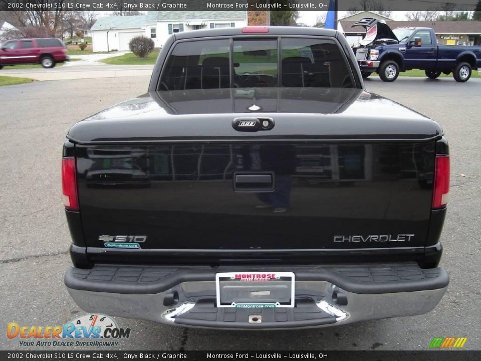2002 Chevrolet S10 LS Crew Cab 4x4 Onyx Black / Graphite Photo #4