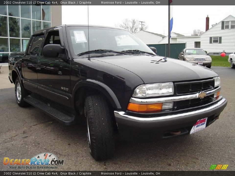 2002 Chevrolet S10 LS Crew Cab 4x4 Onyx Black / Graphite Photo #7