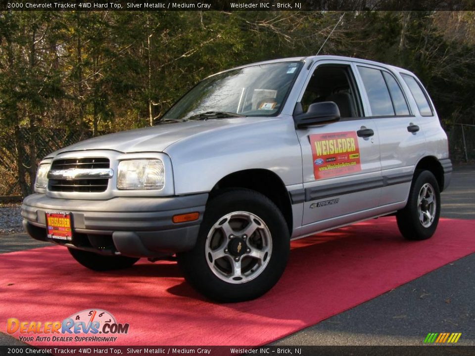 2000 Chevrolet Tracker 4WD Hard Top Silver Metallic / Medium Gray Photo #1
