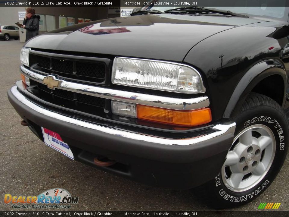 2002 Chevrolet S10 LS Crew Cab 4x4 Onyx Black / Graphite Photo #9