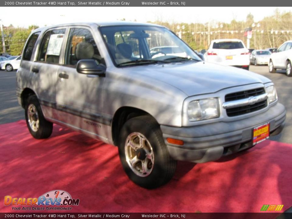 2000 Chevrolet Tracker 4WD Hard Top Silver Metallic / Medium Gray Photo #3