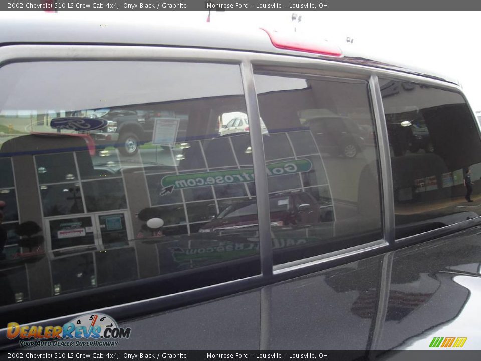 2002 Chevrolet S10 LS Crew Cab 4x4 Onyx Black / Graphite Photo #13