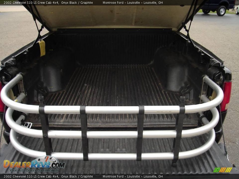 2002 Chevrolet S10 LS Crew Cab 4x4 Onyx Black / Graphite Photo #15