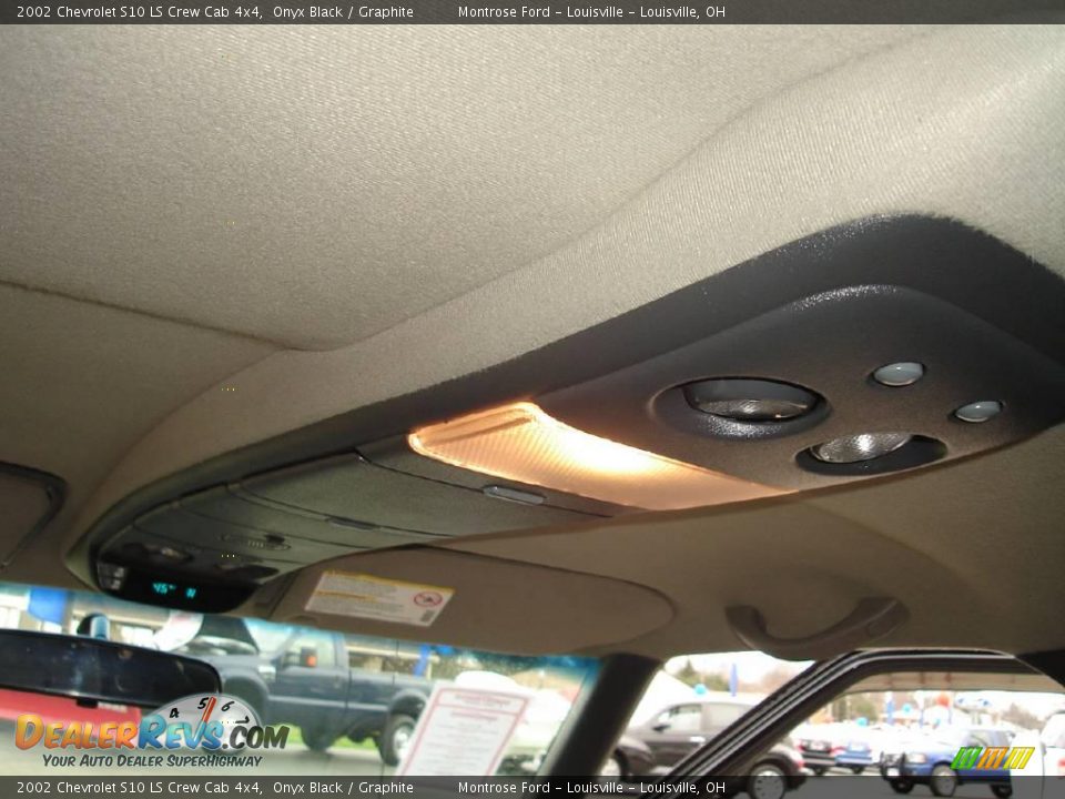 2002 Chevrolet S10 LS Crew Cab 4x4 Onyx Black / Graphite Photo #21
