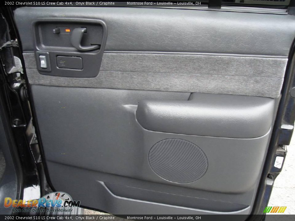 2002 Chevrolet S10 LS Crew Cab 4x4 Onyx Black / Graphite Photo #22