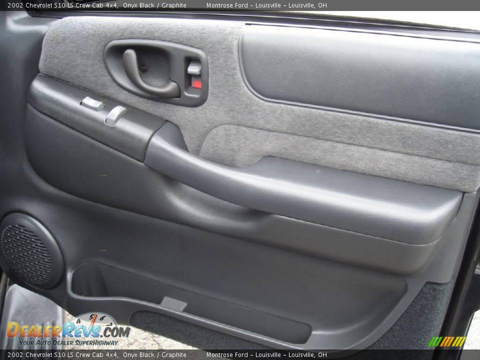 2002 Chevrolet S10 LS Crew Cab 4x4 Onyx Black / Graphite Photo #23