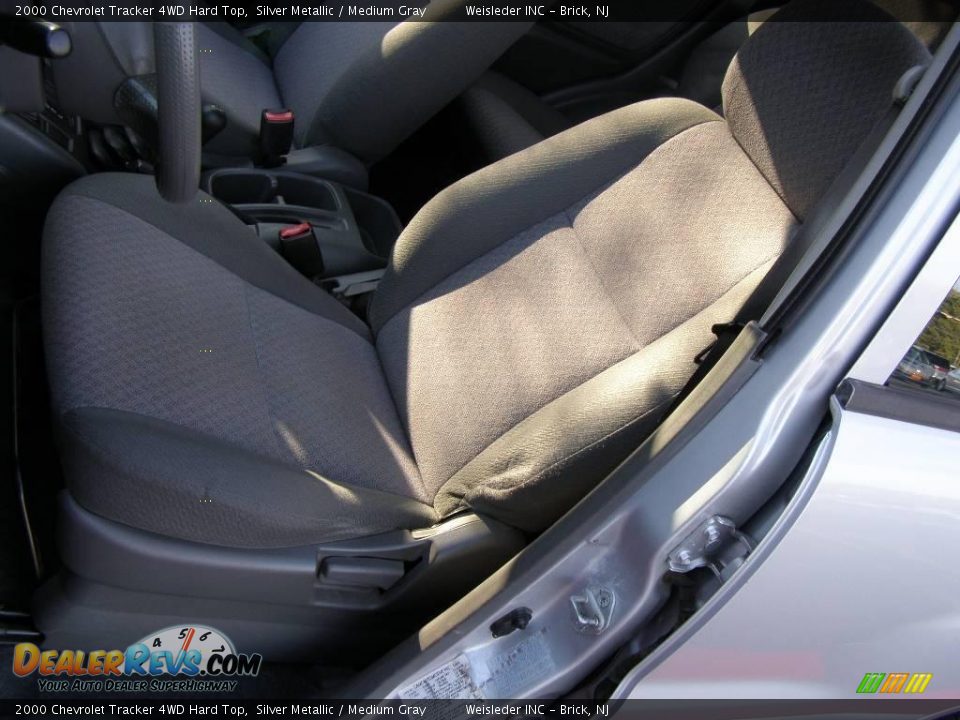 2000 Chevrolet Tracker 4WD Hard Top Silver Metallic / Medium Gray Photo #16