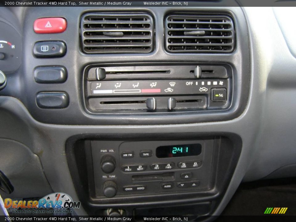 2000 Chevrolet Tracker 4WD Hard Top Silver Metallic / Medium Gray Photo #17