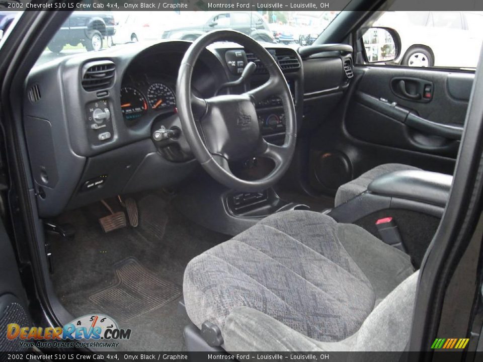 2002 Chevrolet S10 LS Crew Cab 4x4 Onyx Black / Graphite Photo #28