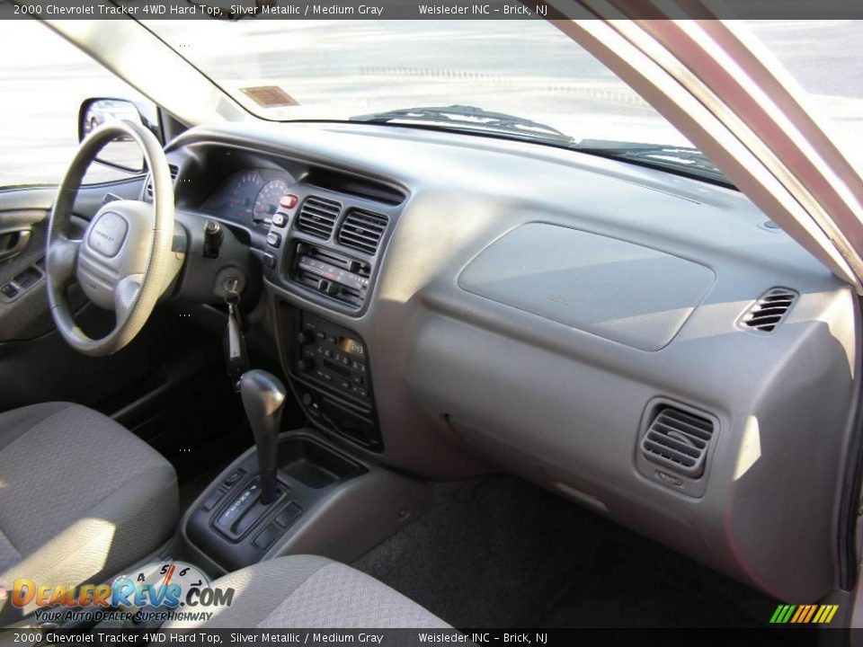 2000 Chevrolet Tracker 4WD Hard Top Silver Metallic / Medium Gray Photo #23