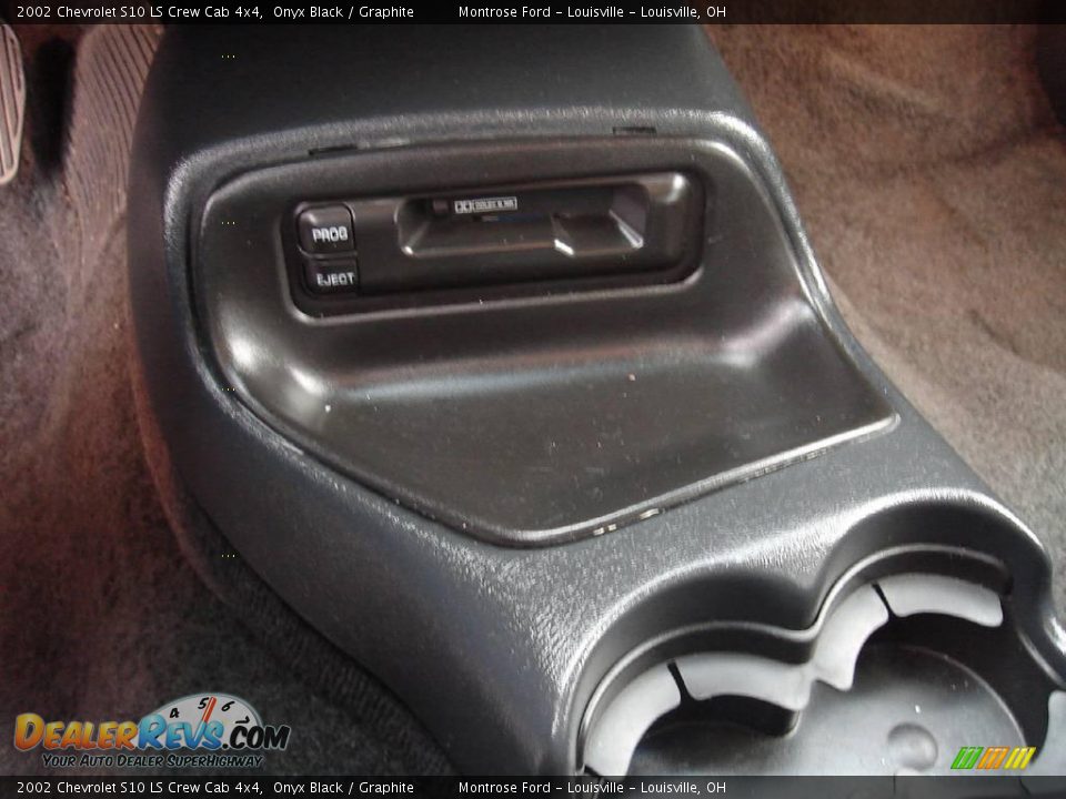 2002 Chevrolet S10 LS Crew Cab 4x4 Onyx Black / Graphite Photo #34