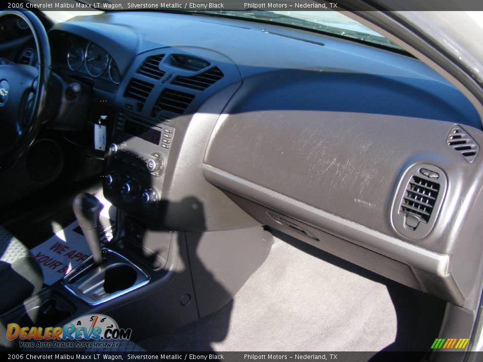 2006 Chevrolet Malibu Maxx LT Wagon Silverstone Metallic / Ebony Black Photo #26