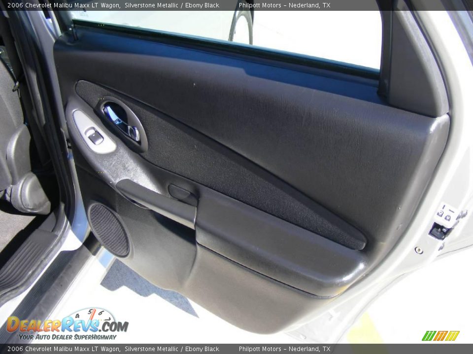 2006 Chevrolet Malibu Maxx LT Wagon Silverstone Metallic / Ebony Black Photo #28