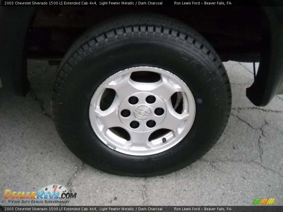 2003 Chevrolet Silverado 1500 LS Extended Cab 4x4 Light Pewter Metallic / Dark Charcoal Photo #15