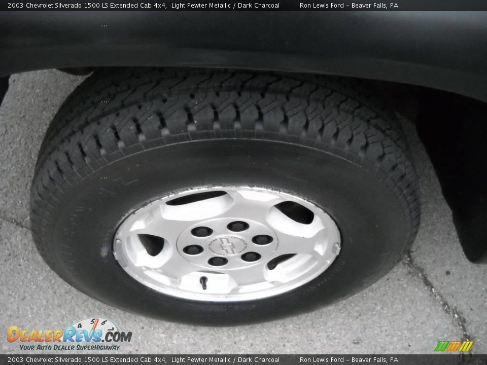 2003 Chevrolet Silverado 1500 LS Extended Cab 4x4 Light Pewter Metallic / Dark Charcoal Photo #17