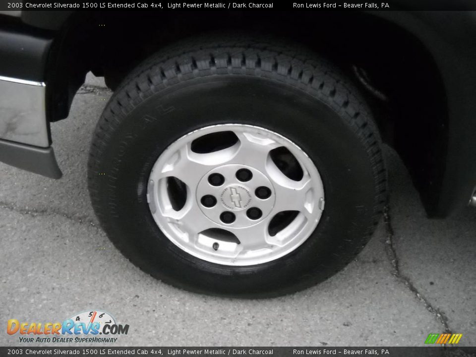 2003 Chevrolet Silverado 1500 LS Extended Cab 4x4 Light Pewter Metallic / Dark Charcoal Photo #18