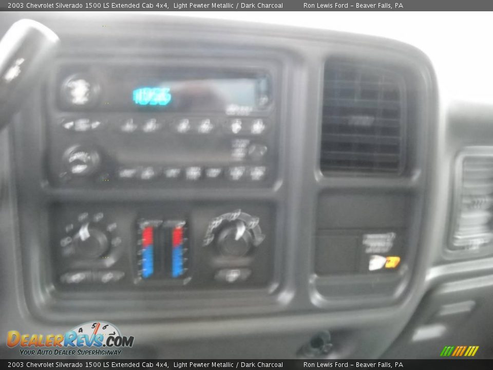 2003 Chevrolet Silverado 1500 LS Extended Cab 4x4 Light Pewter Metallic / Dark Charcoal Photo #21