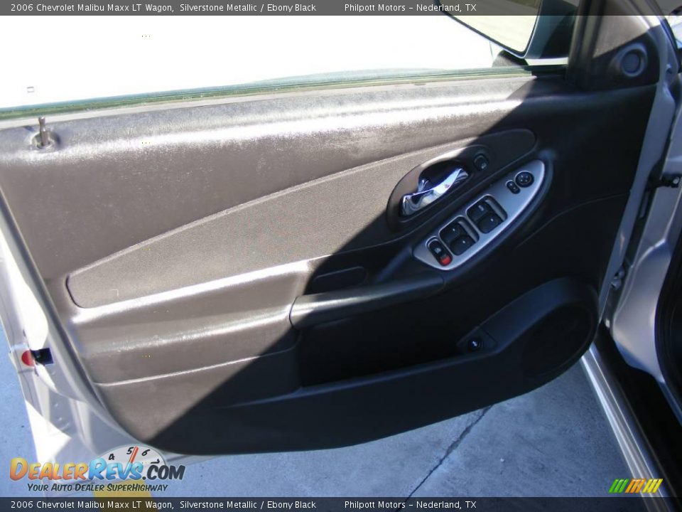 2006 Chevrolet Malibu Maxx LT Wagon Silverstone Metallic / Ebony Black Photo #36