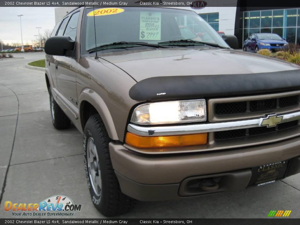 2002 Chevrolet Blazer LS 4x4 Sandalwood Metallic / Medium Gray Photo #3